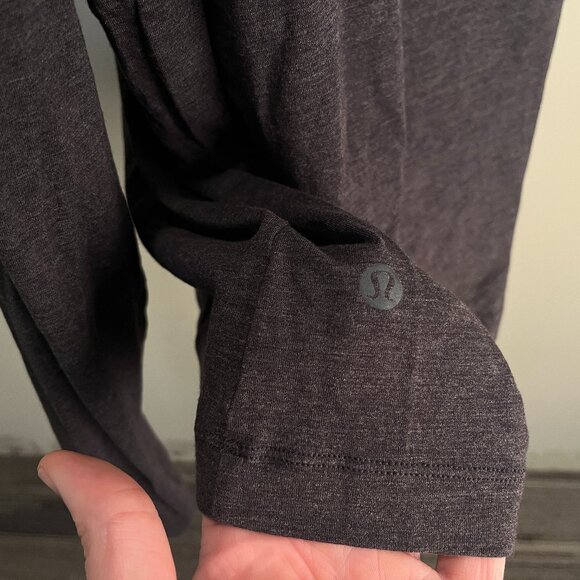 Lululemon Men's solid gray long sleeve tech performance t-shirt XL EUC - Picture 1 of 5